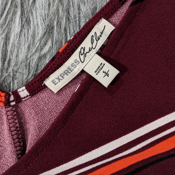 NWOT Express striped cropped v-neck blouse - Picture 4 of 7